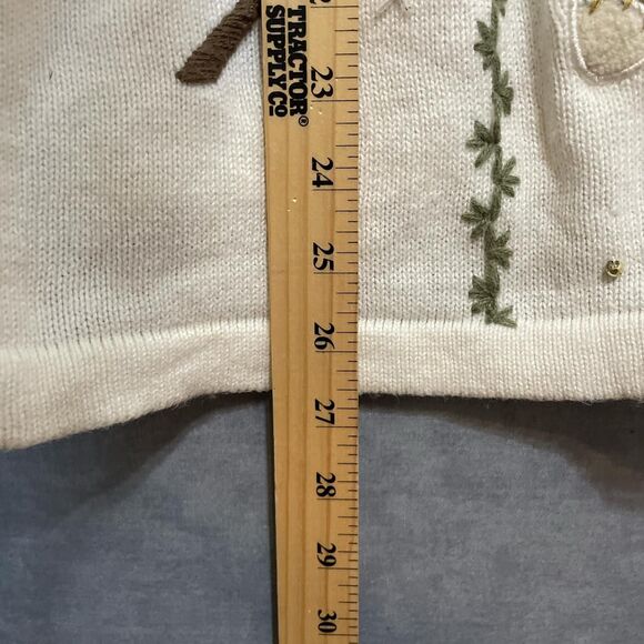 Christmas sweater with festive embroidered designs and beading. - Picture 5 of 8